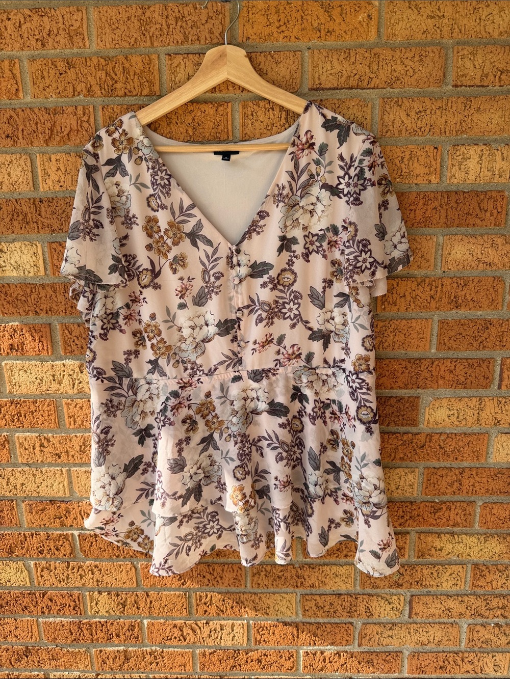 Torrid Womens Blouse Size 2 Cream Neutral Floral Peplum Short Sleeve Top - Picture 8 of 8
